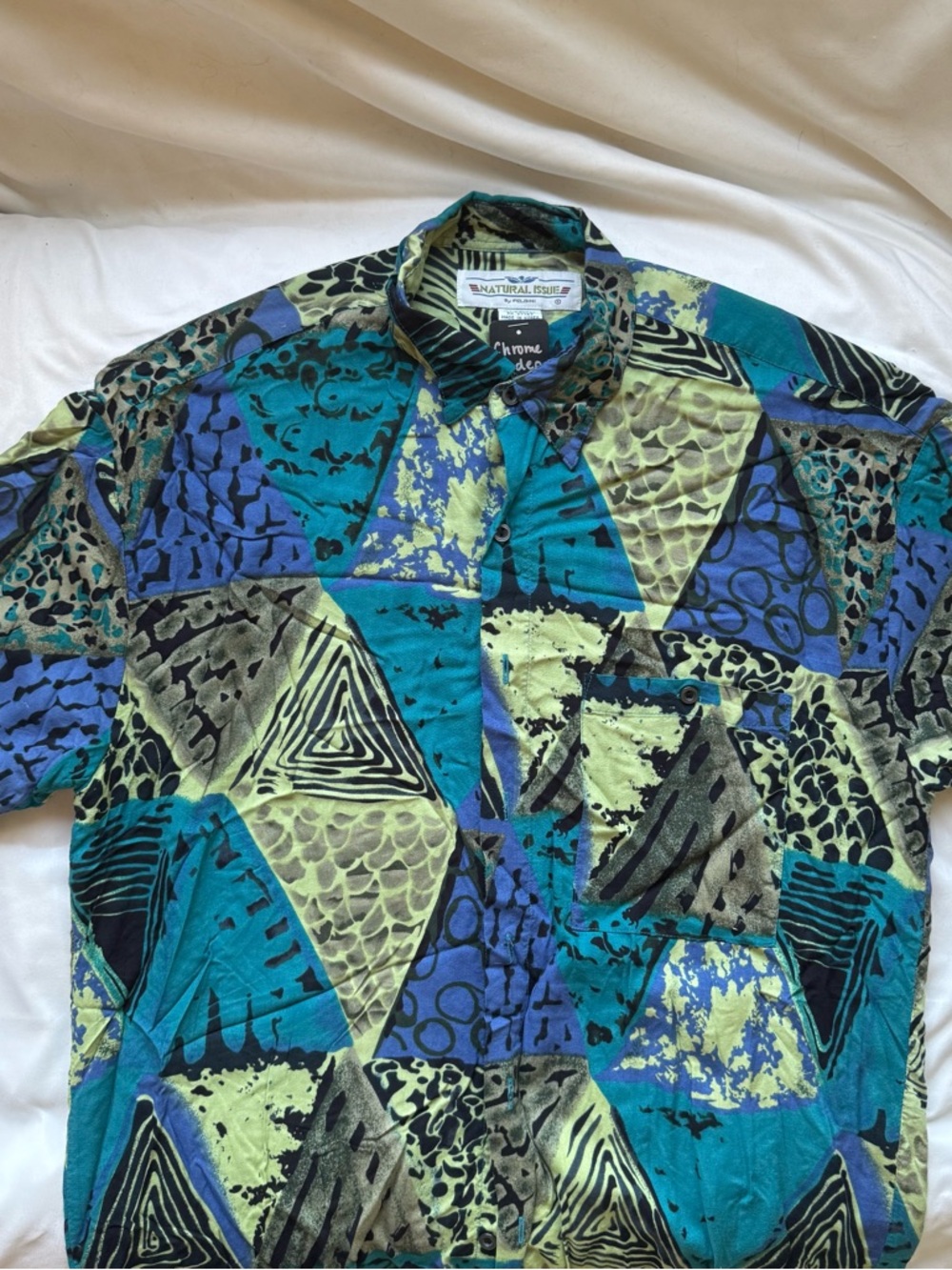 Vintage geometric button up